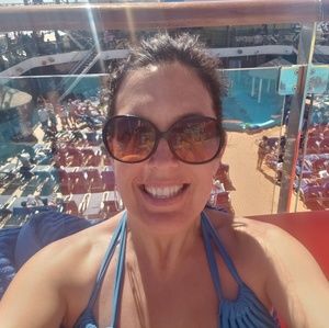 Meet your Posher, Gina